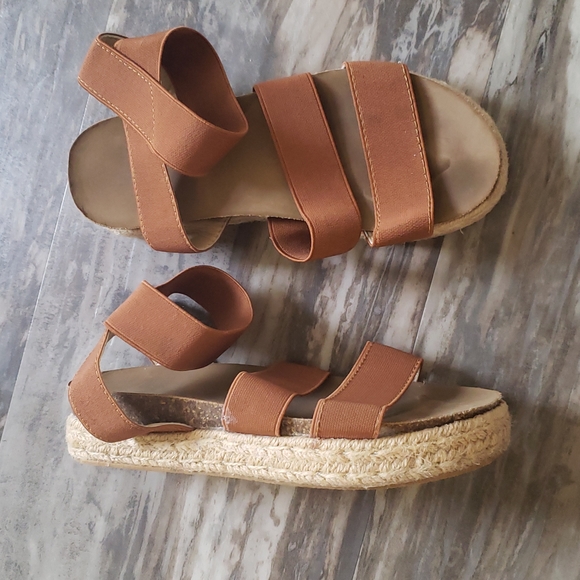 Shoes - Platform Sandals
